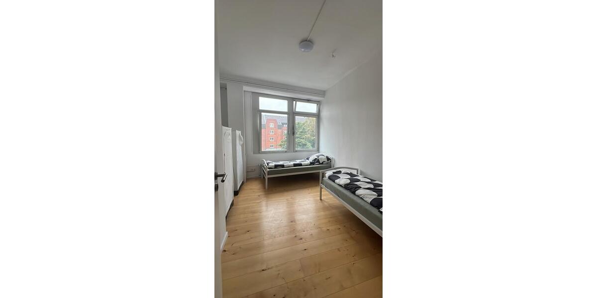 Einfamilienhaus Oststeinbek - 6 Zimmer, 400 m&sup2;, 20&euro; | Angebot:18888376