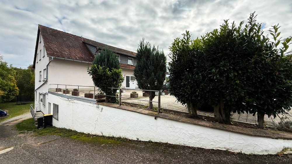 Mehrfamilienhaus mit Gewerbe: 6,4% Ankaufsrendite - Wohn- & Geschäftshaus Kühlsheim | Angebot:26835362