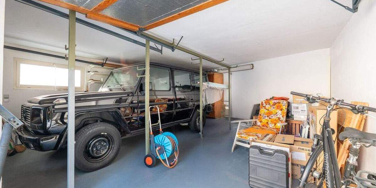 Tolles 2-FH mit über 220m² WFL möglich 9 zimmer