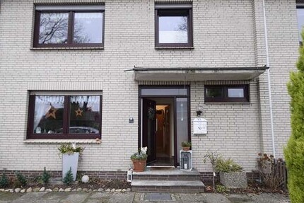 Komplettes EFH für 2 - 4 Personen + Garten + überdachte Terrasse + EBK + Garage + Partykeller 4 zimmer