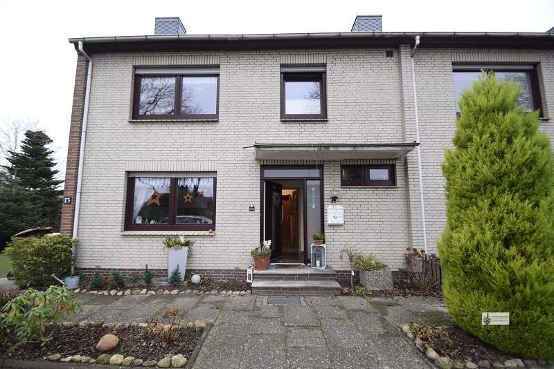 Komplettes EFH mit Garten + überdachte Terrasse + EBK + Garage + Partykeller 3 zimmer