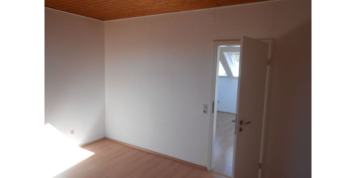 3 Zi, Kü, B. am Waldrand gelegen - Dachgeschoßwohnung Lüdenscheid Brügge | Angebot:27120087