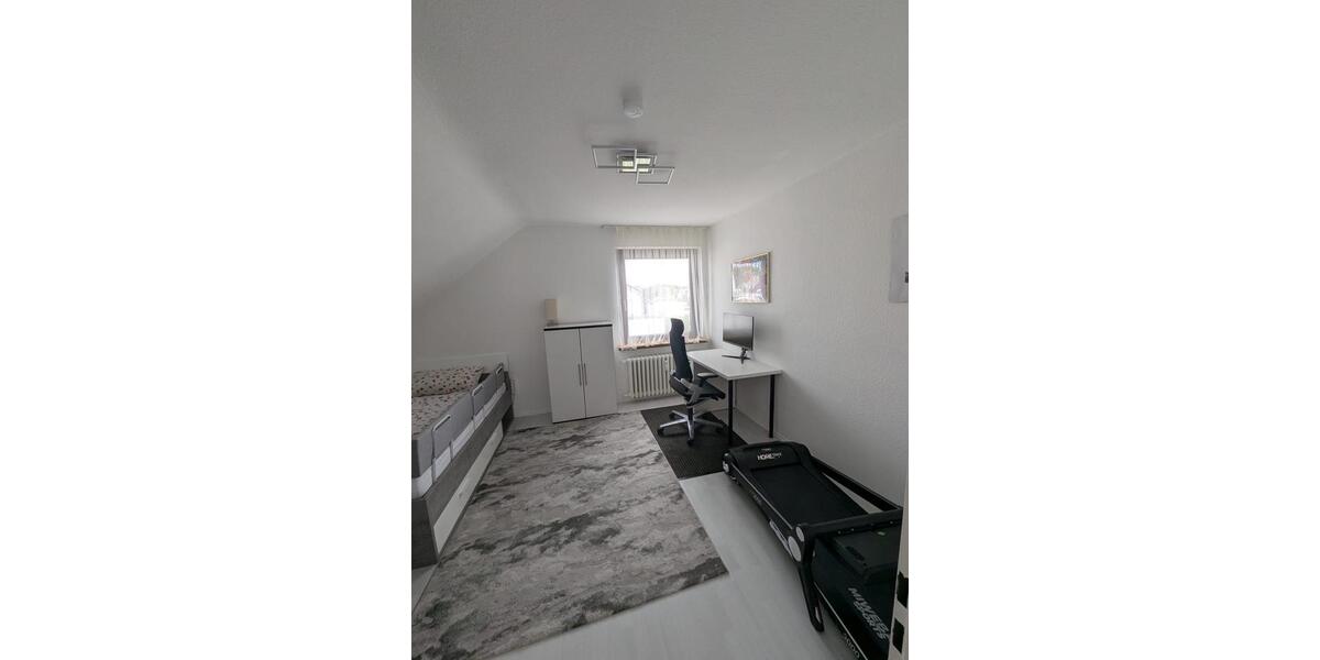 Dachgeschoßwohnung Köln Porz - 4 Zimmer, 94 m&sup2;, 1.310&euro; | Angebot:26285617