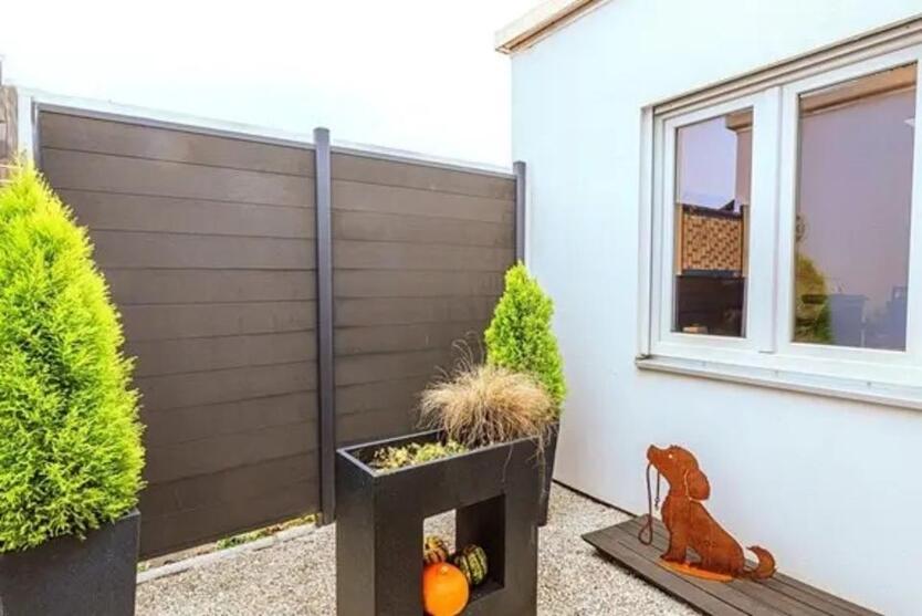 Stilvolles, modernisiertes Bungalow mit Sauna und Garten