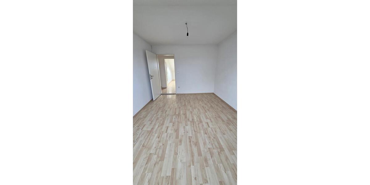 Dachgeschoßwohnung Pentling - 4 Zimmer, 60 m&sup2;, 900&euro; | Angebot:24995890
