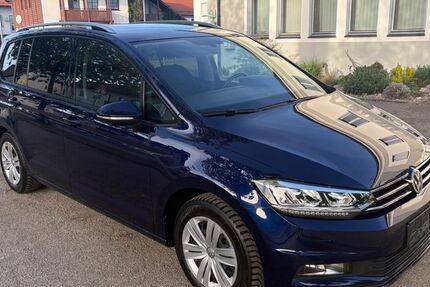 VW Touran 174.000 km 15.699 &euro; Tacherting 83308