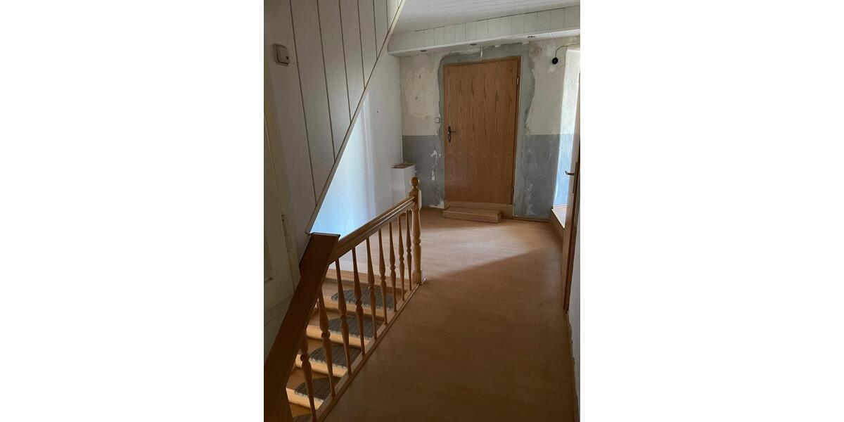 Reihenhaus Bernstadt auf dem Eigen - 7 Zimmer, 154 m&sup2;, 60.000&euro; | Angebot:26548768
