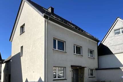Haus Brilon - 7 Zimmer, 199 m&sup2;, 235.000&euro; | Angebot:26821890