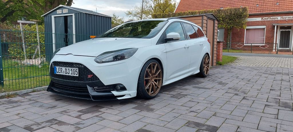 Ford Focus 156.800 km 20.000 &euro; Uplengen 26670