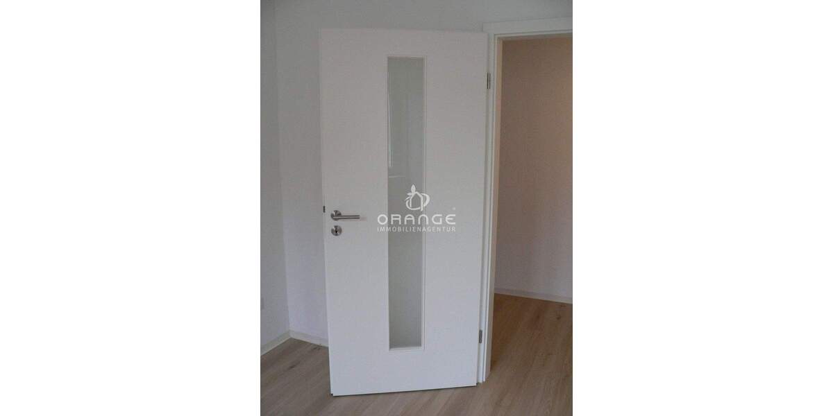 ***TOP: Erstbezug nach Sanierung :sonnige 4,5 -ZKB auf 93 QM WFL, Stadtmitte, im Hinterhaus nahe HBF 4 zimmer