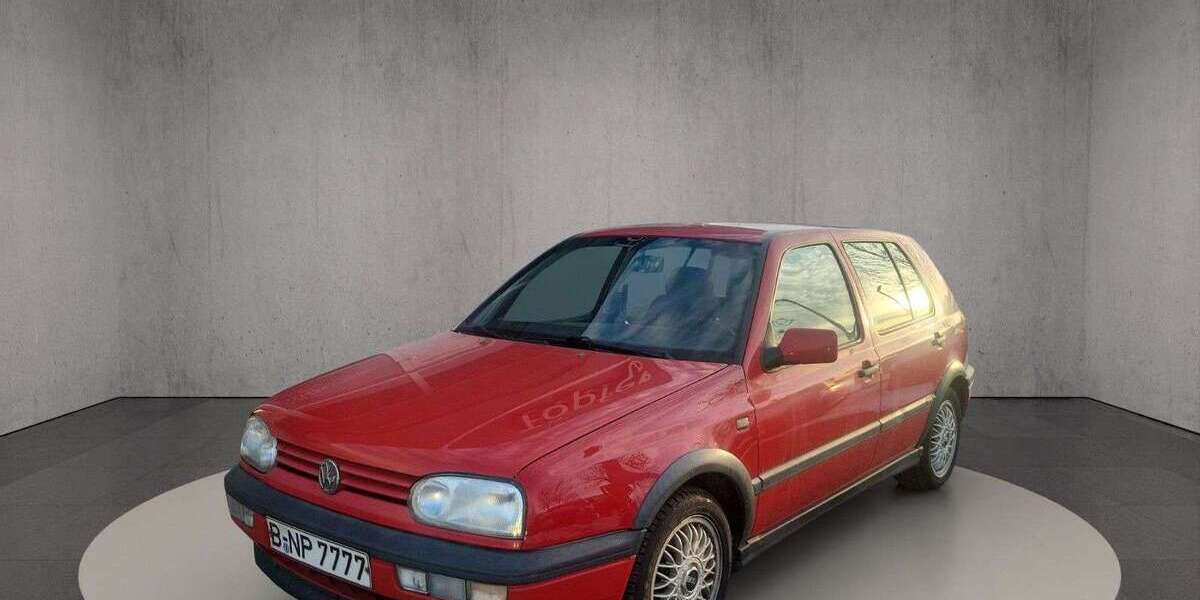 VW Golf 163.000 km 9.950 &euro; Lübbenau 03222