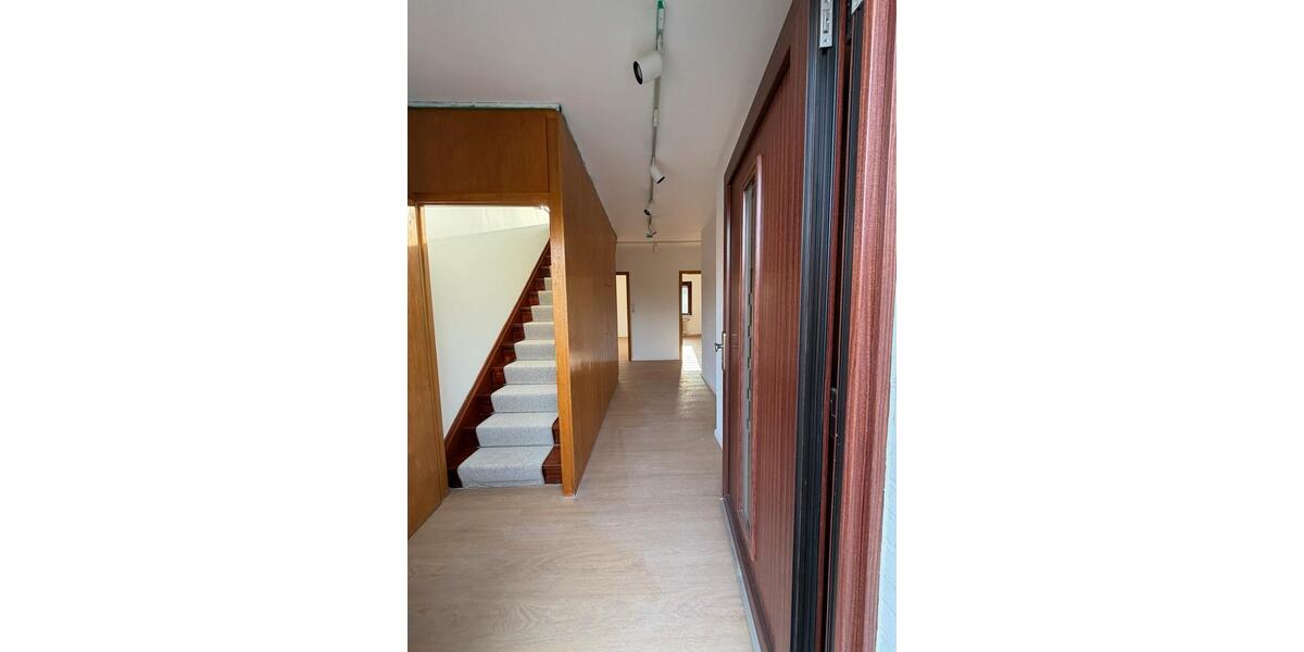 Einfamilienhaus Brunsbüttel - 7.5 Zimmer, 190 m&sup2;, 1.600&euro; | Angebot:25445847