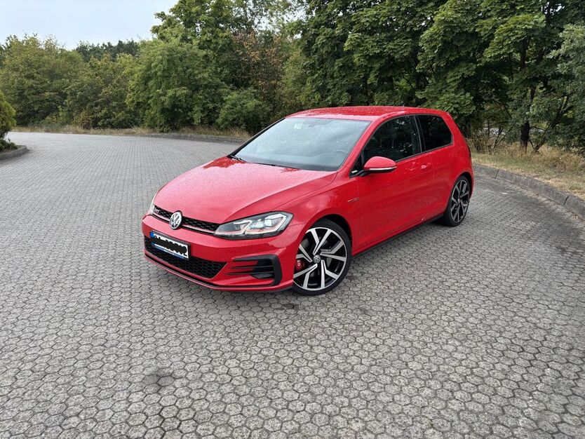 VW Golf 98.000 km 21.200 € Lauchhammer 01979