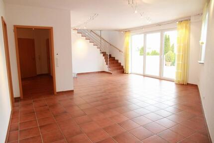 Maisonette-Wohnung o. Büros in Bürohaus Nidderau (Gewerbegebiet) 4 zimmer