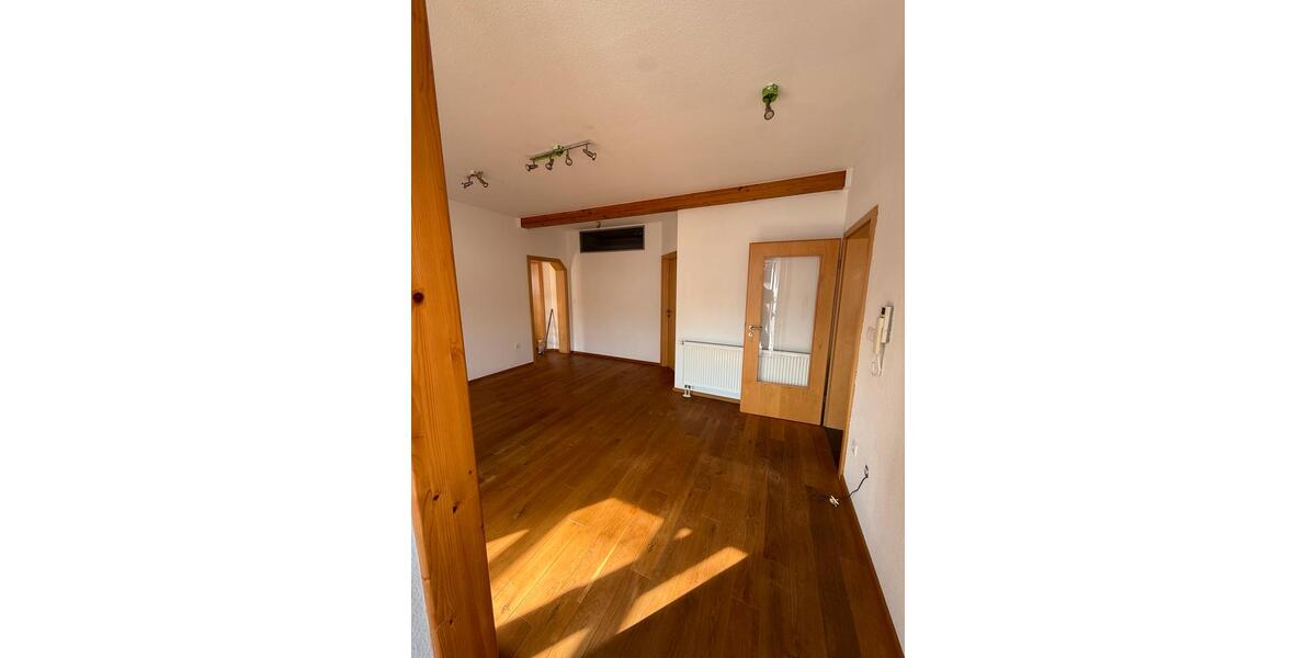 Etagenwohnung Hatzenbühl - 4 Zimmer, 125 m&sup2;, 1.100&euro; | Angebot:25415292