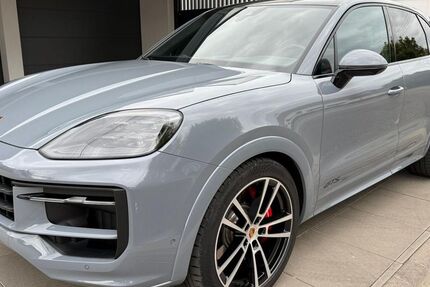 Porsche Cayenne 4.609 km 137.990 € Trostberg 83308