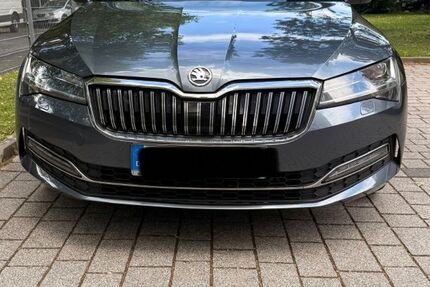 Skoda Superb 163.000 km 22.000 &euro; Gießen 35394