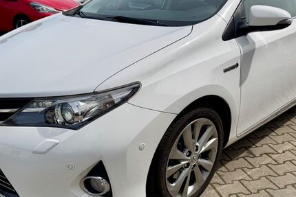 Toyota Auris Touring Sports 133.000 km 11.500 &euro; Zwenkau OT Löbschütz 04442