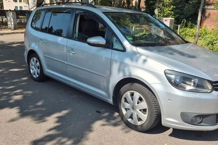 VW Touran 189.000 km 6.500 &euro; Duisburg 47166