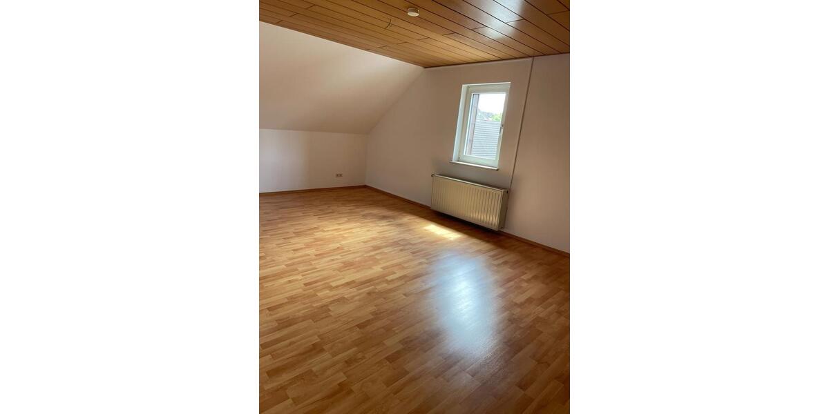 Dachgeschoßwohnung Breitenbach - 5 Zimmer, 110 m&sup2;, 770&euro; | Angebot:26179230