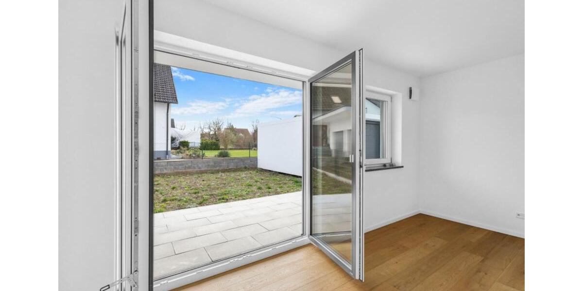 Gehobenes Reihenendhaus zum Erstbezug 5.5 zimmer