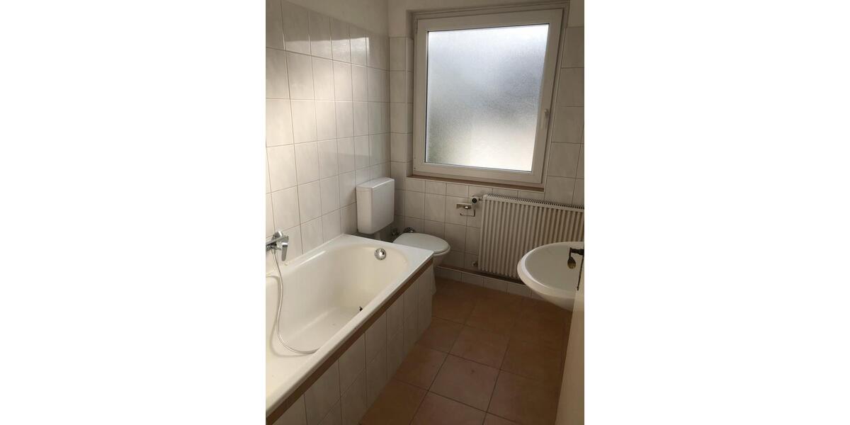 Dachgeschoßwohnung Finnentrop - 2 Zimmer, 45 m&sup2;, 300&euro; | Angebot:26407271