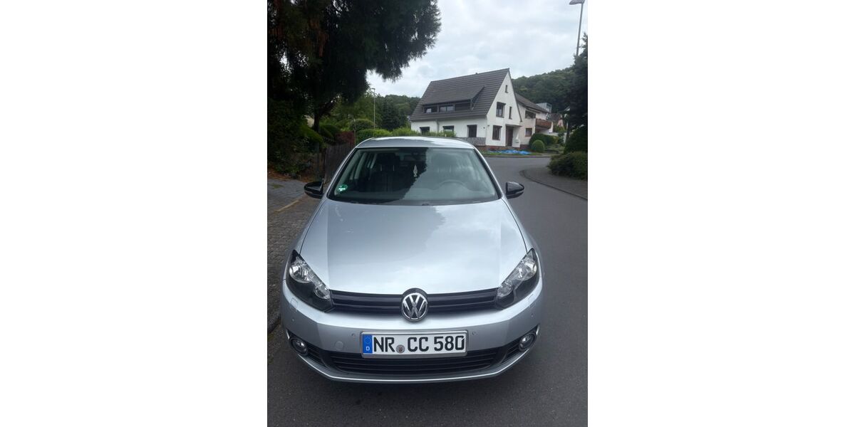 VW Golf 59.900 km 8.350 &euro; Unkel 53572