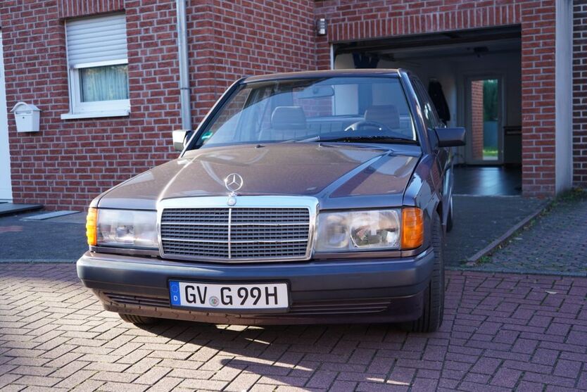 Mercedes-Benz 190 244.744 km 7.000 € Neuss 41472