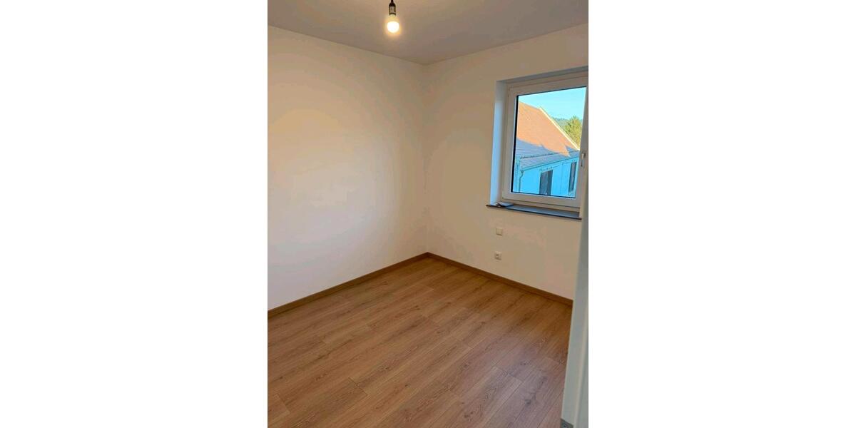 Etagenwohnung Chamerau - 4 Zimmer, 133 m&sup2;, 1.050&euro; | Angebot:24301006