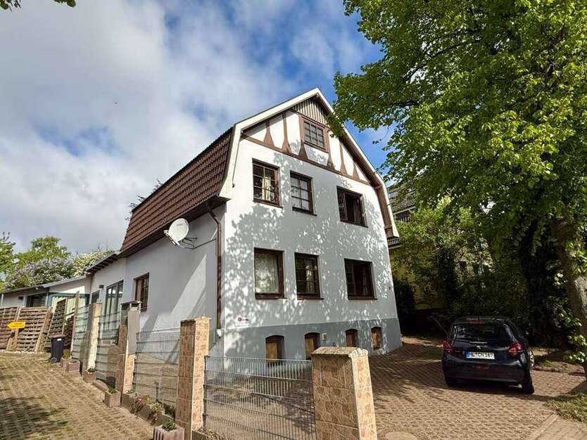 Haus zum Kaufen in Bad Oldesloe 445.000 € 211 m²