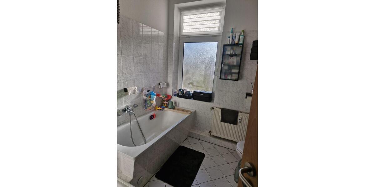 Etagenwohnung Halle (Saale) Silberhöhe - 4 Zimmer, 80 m&sup2;, 680&euro; | Angebot:26703980