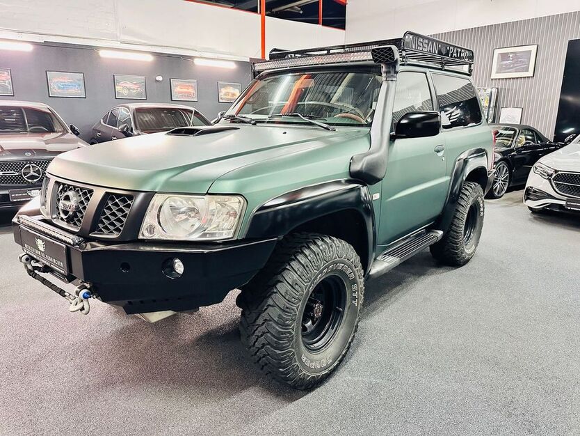 Nissan Patrol 163.000 km 28.890 € Gelsenkirchen 45879
