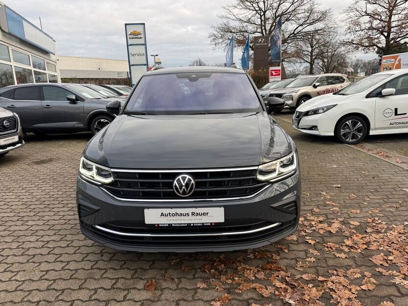 VW Tiguan 68.453 km 28.890 € Erkner 15537