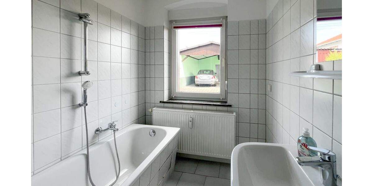 Kleines Mehrfamilienhaus mit zwei bezugsbereiten Wohnungen in Erfurt Daberstedt 1 zimmer