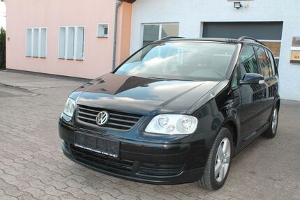 VW Touran 276.000 km 2.970 &euro; Augustdorf 32832