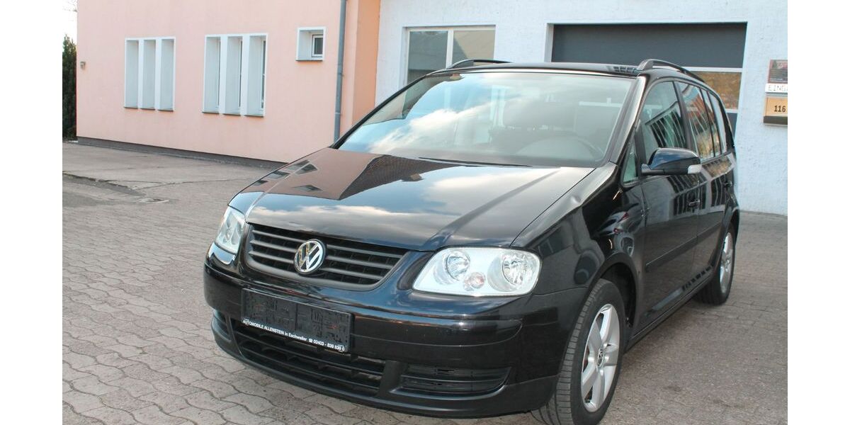 VW Touran 276.000 km 2.970 &euro; Augustdorf 32832