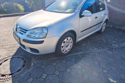 VW Golf 219.000 km 850 &euro; Horn-Bad Meinberg 32805