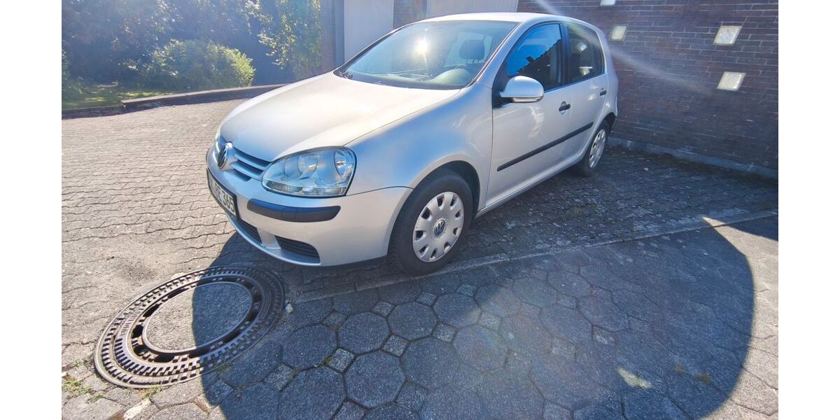 VW Golf 219.000 km 850 &euro; Horn-Bad Meinberg 32805