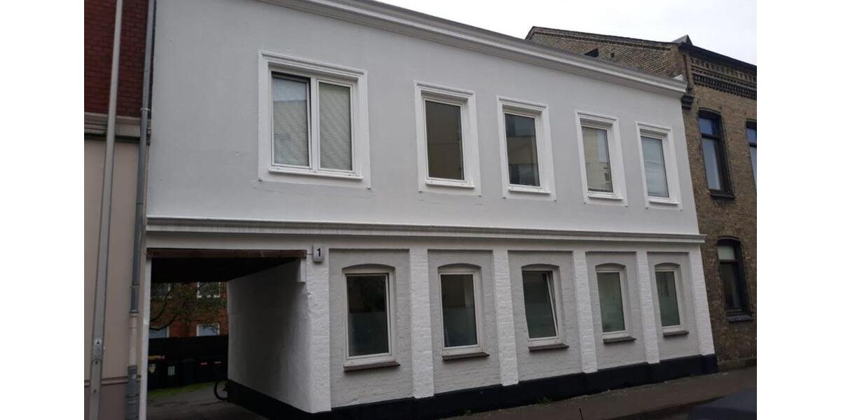 4-Zimmer Wohnung in Flensburg, neue Küche + E-Geräte, Badewanne 4 zimmer