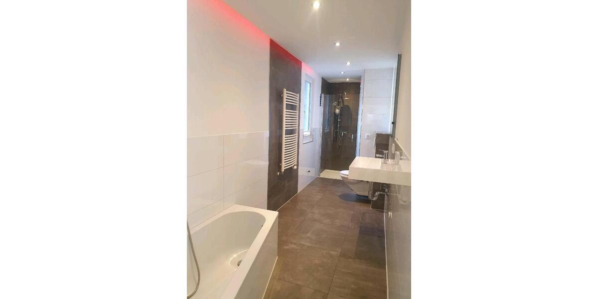 Etagenwohnung Pößneck - 5 Zimmer, 110 m&sup2;, 700&euro; | Angebot:26549030