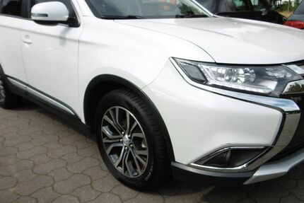 Mitsubishi Outlander 99.061 km 12.490 &euro; Hamburg 22459