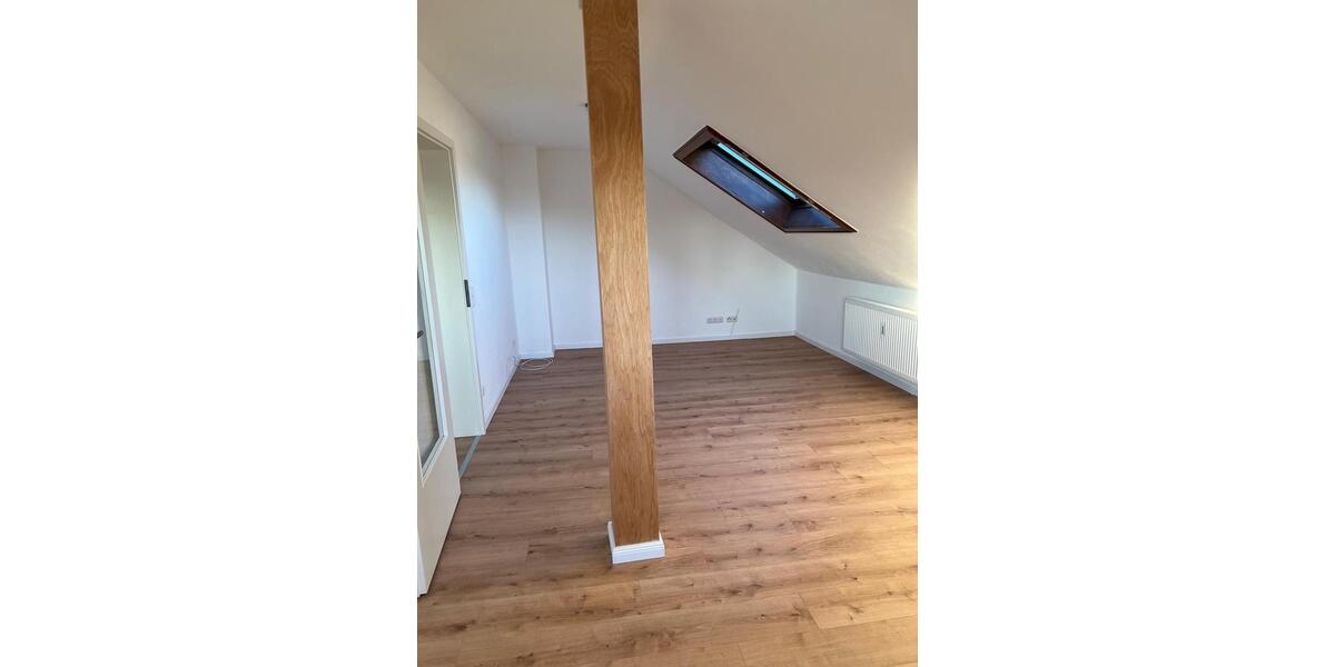 Dachgeschoßwohnung Bensheim - 3 Zimmer, 68 m&sup2;, 850&euro; | Angebot:26339691