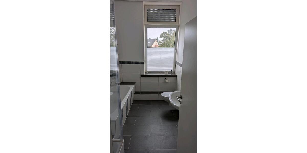 Dachgeschoßwohnung Halle - 3 Zimmer, 85 m&sup2;, 1.000&euro; | Angebot:26315860