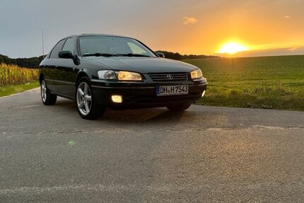 Toyota Camry 119.000 km 4.600 &euro; Hüde 49448