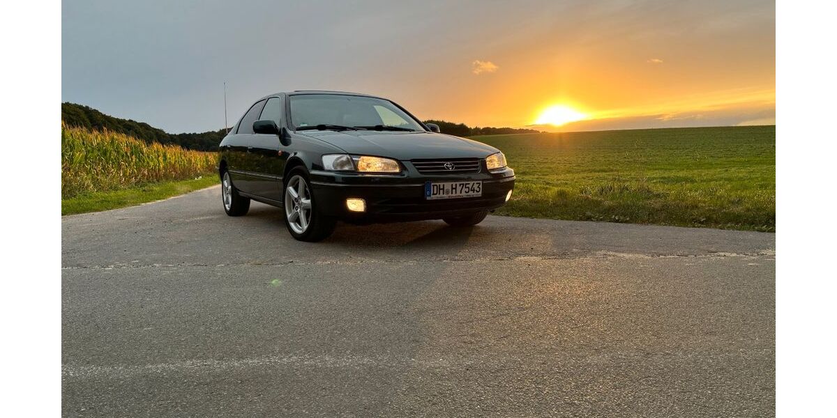 Toyota Camry 119.000 km 4.600 &euro; Hüde 49448