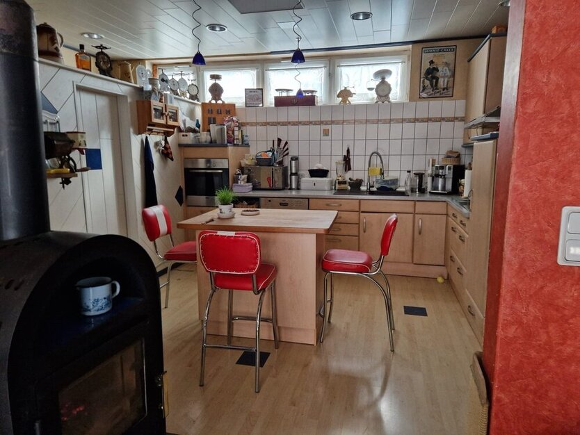 Waldkappel, 2-3 Familienhaus 8 zimmer