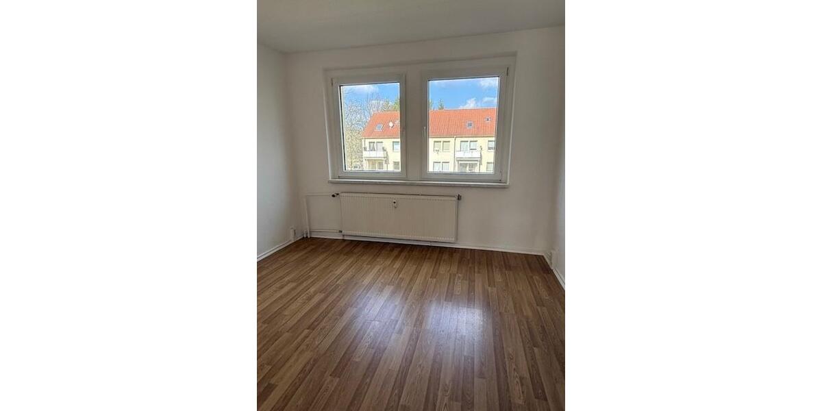 Etagenwohnung Bernsdorf - 3 Zimmer, 58 m&sup2;, 215&euro; | Angebot:26083289