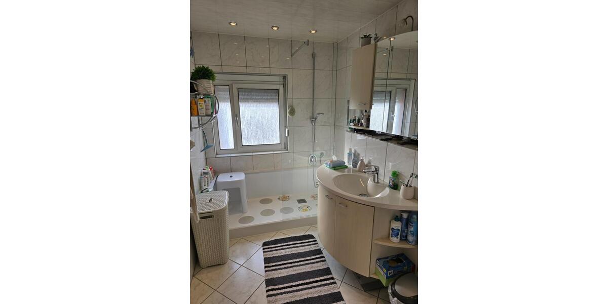 3-Zimmer-Eigentumswohnung mit Gartenanteil und Garage 3 zimmer