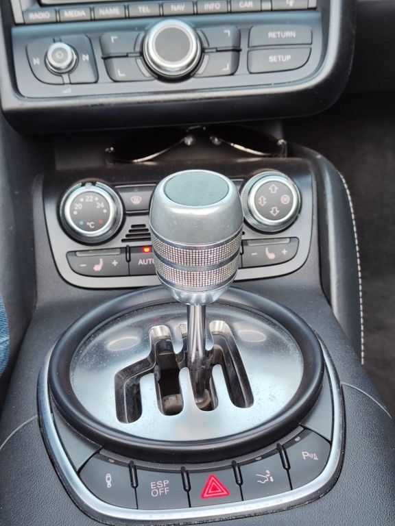 R8