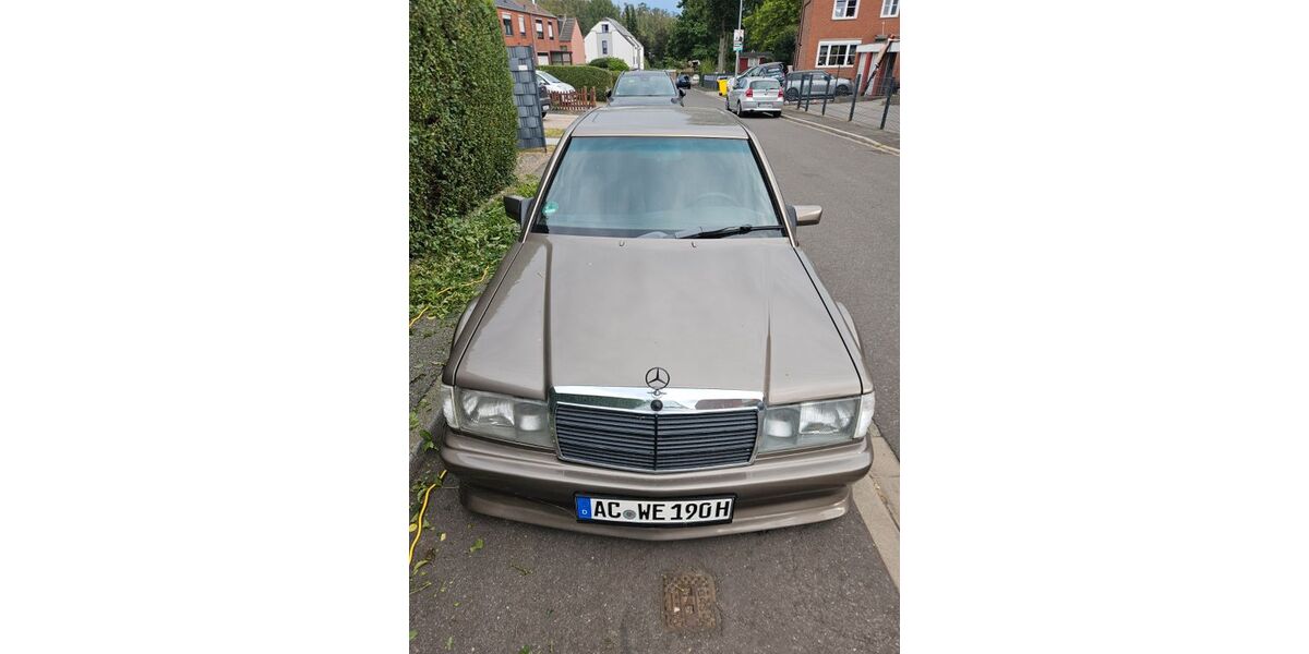 Mercedes-Benz 190 221.500 km 14.900 &euro; ESCHWEILER 52249